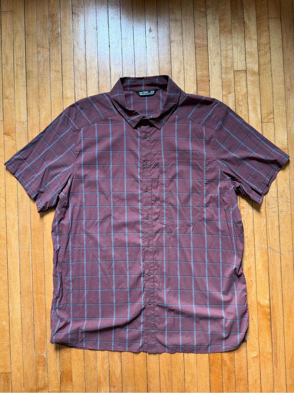 Arcteryx Brohm Shirt Mens Buegundy Short Sleeve Button Up Hiking Pocket Sz. XL